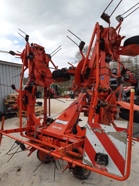 KUHN GF 7902 d'occasion - Faneur - 2012
