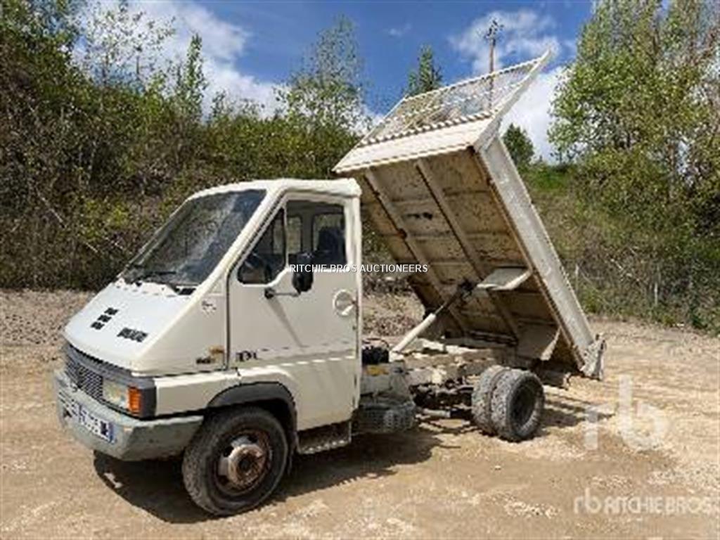 RENAULT B90 4X2 CAMION BENNE D'occasion - Tombereau - 1988