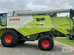 Claas Tucano 430 mit Schneidwerk