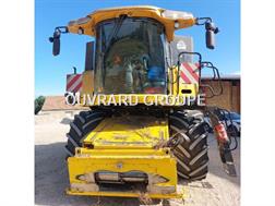 New Holland CR8080