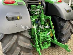 John Deere 6215