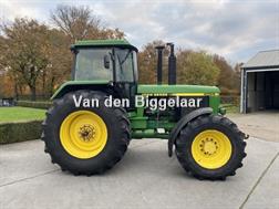 John Deere 4055