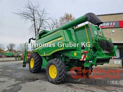 John Deere T 560