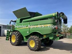 John Deere S 685