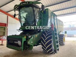 John Deere S670