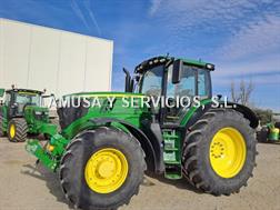 John Deere 6215