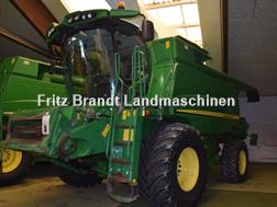 John Deere T 670