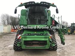 John Deere T 670