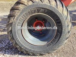 Kuhn Multi Master 8 Furet Halvbugseret Vendeplov.