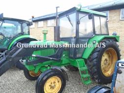 John Deere 2130