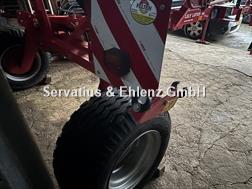 Lely Lotus 900 T gezogen auf Fahrwerk!!!