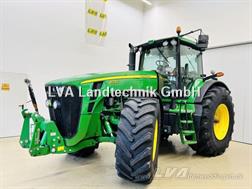 John Deere 8330