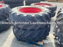 Fendt 2 X 460/85R34 +  2 X 520/85R46 BKT