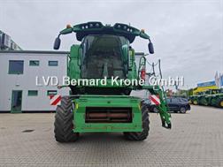John Deere T 560