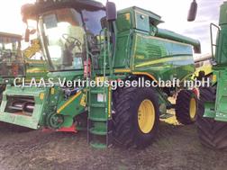 John Deere T 560