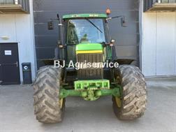 John Deere 6910