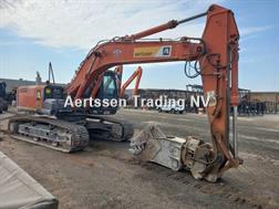Hitachi ZX220LC (Abu Dhabi)