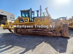 Komatsu D155A-6R (4 pieces available in Abu Dhabi)