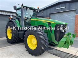 John Deere 8230
