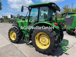 John Deere 5820