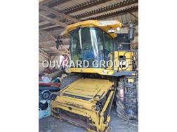 New Holland CR9070