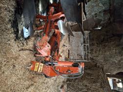 Kuhn Master 100 NSH 4 corps 