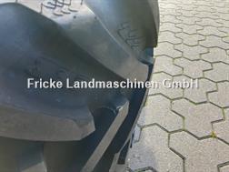 BKT 320/65R16