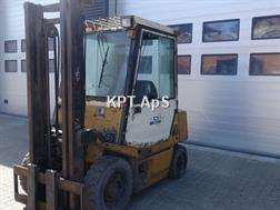 Tcm FD25 Z2 // 2500 Kg.  diesel