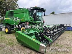 John Deere T 670