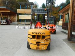 Hyundai heavy industries HDF30II Triplex 4,7m + Seitenschieber