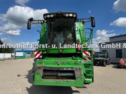 John Deere T 560