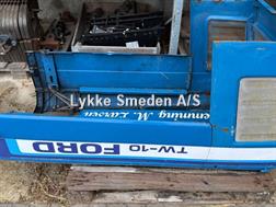 Ford TW10 Komplet motorhjelm