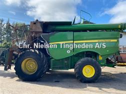 John Deere S 670