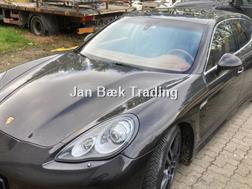 Porsche Panamera 4 S gb22.