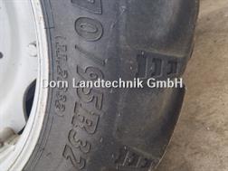 BKT 270/95R32+270/95R48