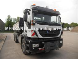 Iveco Magirus + Anhänger + Schiebenschild + Salzstreuer