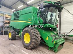 John Deere T560