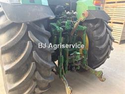 John Deere 6810