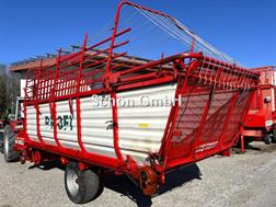 Pöttinger Ladeprofi 2 mit hydraulischem Kratzbodenantrieb