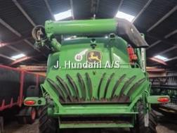 John Deere T 670