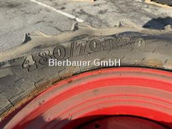 BKT 480/70 R30