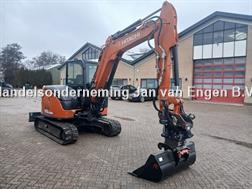 Hitachi ZX65USB-6 CLR