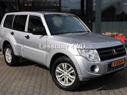 Mitsubishi Pajero 3.2 DID 5DRS A/T VAN