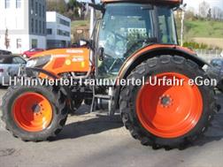 Kubota M 8560