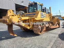 Komatsu D155A-6R (4 pcs available for sale in Abu Dhabi)
