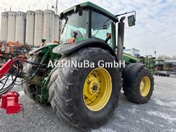 John Deere 8520