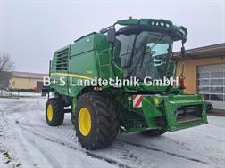 John Deere T 560