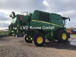 John Deere T 560