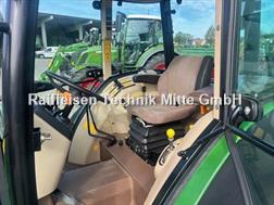 John Deere 5215