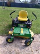 John Deere Z335E